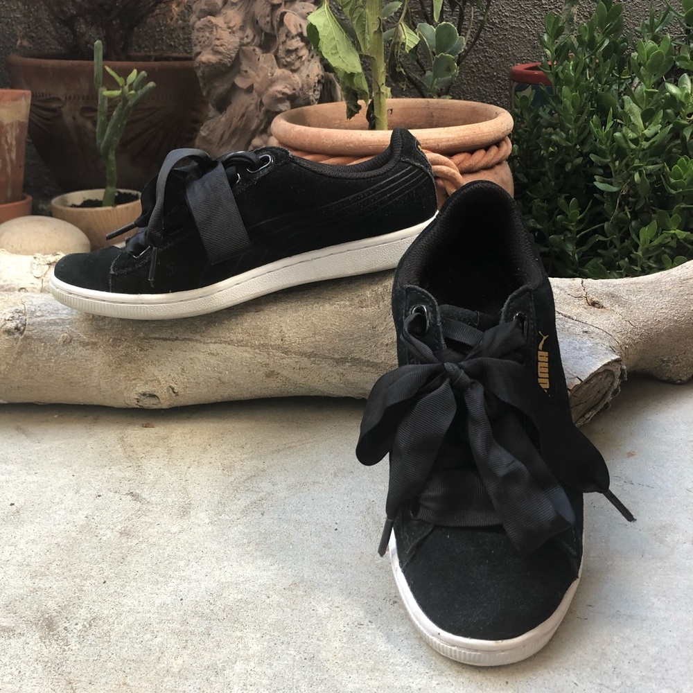 ON HOLD for customer - NEW IN! Puma sneakers